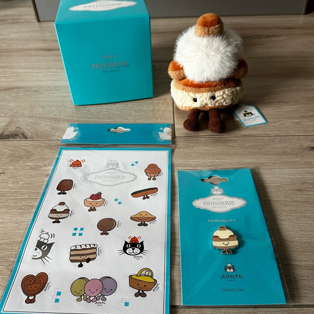 Jellycat Amuseables St. Honoré Cake